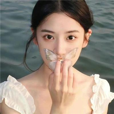 我的穷鬼闺蜜竟是我上司